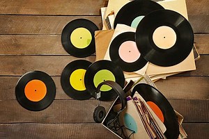 15  Creative DIY Vinyl Record Storage Plans [FREE] - MyMyDIY | Inspiring DIY Projects