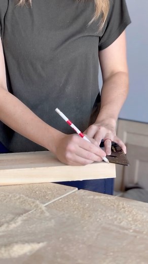 319 reactions · 5 comments | DIY Wood Console Table After 4 months of no finish on this table, I finally finished it! Head to my stories later today to see the full HOW-TO blog post on how you can make your own bulky console table! #diyhowto #asmrtools #consoletable #diyhomeprojects | From House To Home DIY | Facebook