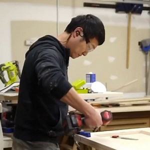 💙Never overlook the power of simplicity. Our Material Thickness Gauge comes with the Kreg 300-Series Pocket-Hole Jigs but also works with the K5, K4, K3, R3, Mini, and Foreman. It allows you to easily determine material thickness (1/2", 3/4", 1 1/2") and has a built-in hex wrench for tightening the stop collar. 🎦 @bevelish_creations | Kreg Tool