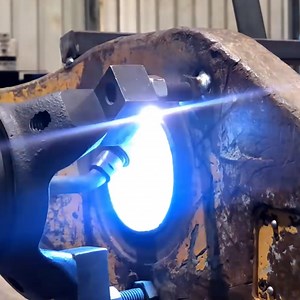 Line Boring & Welding a Quick Hitch Excavator | Cutting Edge Engineering Australia