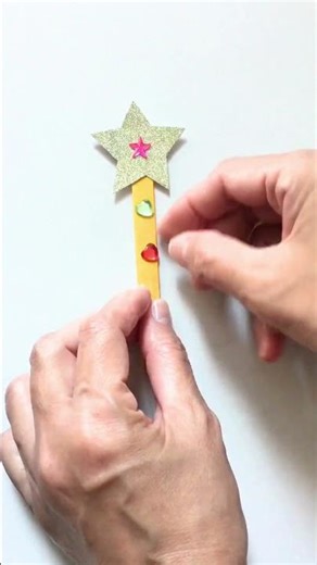 DIY STAR WAND WITH RHINESTONES #diy #howto #art #craft #artandcraft #arts #creative #diycrafts #toys