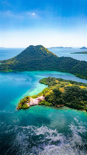 Pandhu Waskitha on Instagram: "6 Magical Places in Indonesia I visited in 2025: 1. Ora Saleman (Maluku) 2 Nuca Molas (Flores) 3. Komodo Islands (Flores) 4. Gili Asahan (Lombok) 5. Mount Slamet (Java) 6. Bali Backsound credit to Adamusic (2025 Mashup) #bali #indonesia #wonderfulindonesia #traveler"