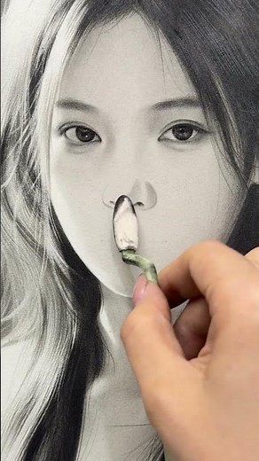 Perfect drawing cannot be without light! #drawing #charcoaldrawing #portraitdrawing #charcoalshading