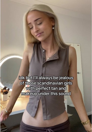 Scandinavian Girls: Achieving the Perfect Tan Look