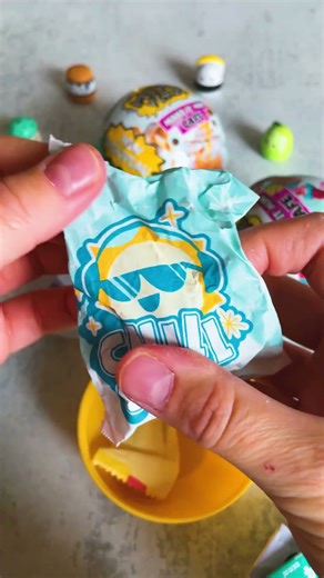 Yay! I found the brand new MiniVerse Make It Mini Café capsule! ☕🍰💖