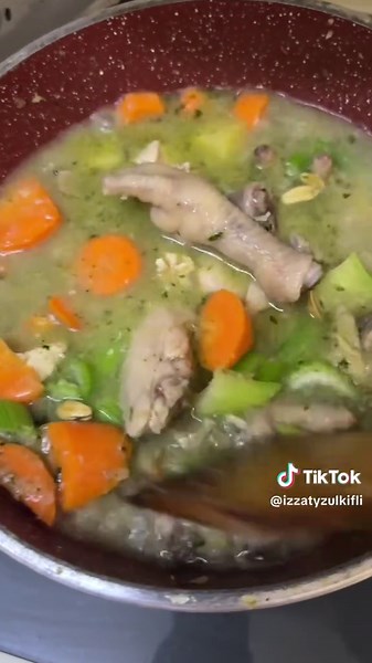 Resepi Sup Hijau Chef Anis Nabilah yang Sedap