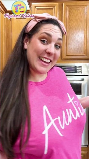 Ellie the Babysitter Learns About Baby Food!