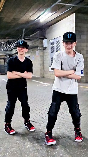 ShufflePack on Instagram: "Best children's song 🔥⚡️#shuffledance #dance #trendingsongs #irishsongs"