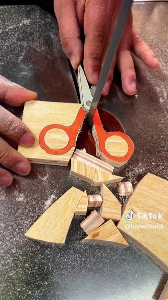 ASMR Holzschnitzen für Entspannung