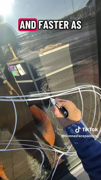 I’m back with more window painting! I’m back at the hairdressers where I didn’t my first window paint with pumpkins. This time round I’m hoping all the techniques I’ve learnt will make the process more enjoyable and faster! #imback #more #windowart #windowpainting #facepainter