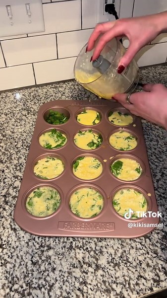 Anti-inflammatory Mediterranean theme for this week’s meal prep 🥒🍅🌿🧄 This week’s menu ⬇️⬇️⬇️ Copycat Starbucks Eggbites: -6 eggs -1 cup cottage cheese -1 bell pepper -1 handful spinach -feta -red pepper flakes Bake at 375 for 18-20min with a sheet pan of water under for a steam bath. Mediterranean chicken bowl: Chicken- -1.5lb chicken breast -2T olive oil -1.5T honey -1T minced garlic (less if fresh) -1T fresh basil -juice of 1 lemon zest -oregano, salt, pepper, paprika Marinate for 30min in