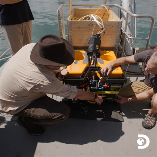 27K views · 134 reactions | With a side-scan sonar that can operate a mile underwater, can these experts locate plane wreckage from the 1950s at the bottom of the ocean? Watch #ExpeditionUnknown tonight at 9p on Discovery and streaming tomorrow on discovery+. | Science Channel | Facebook