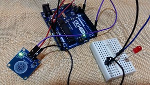 Interface Touch Sensor Module with Arduino - Control LED