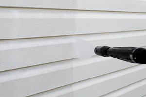 Best Vinyl Siding Cleaners (Reviews & Buyers Guide)