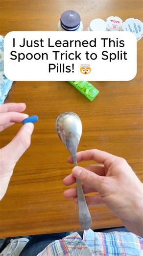 Learn This Spoon Trick to Split Pills! 🤯 #lifehacks #viralhacks #smarttips #diyhacks #didyouknow