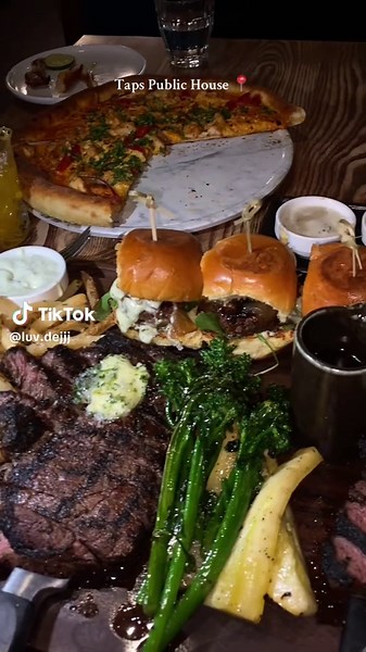 This is your sign to try Taps Public House for your next date/ girls night 😍🤭 #foodtiktok #wagyu #datenight #fyp #torontotiktok